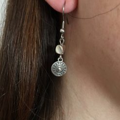 Boucle d'oreille femme en métal argenté