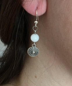 Boucle d oreille femme perle agate blanche et pendentif métal