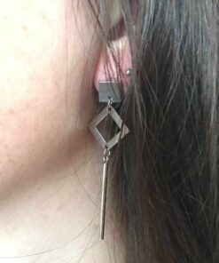 Boucle d'oreille acier géométrie