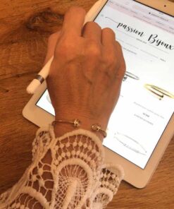 Bracelet acier couleur jaune avec boule verre et strass ter