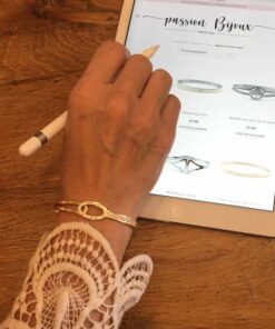 Bracelet acier couleur jaune demi strass