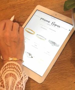 Bracelet acier couleur jaune flèche